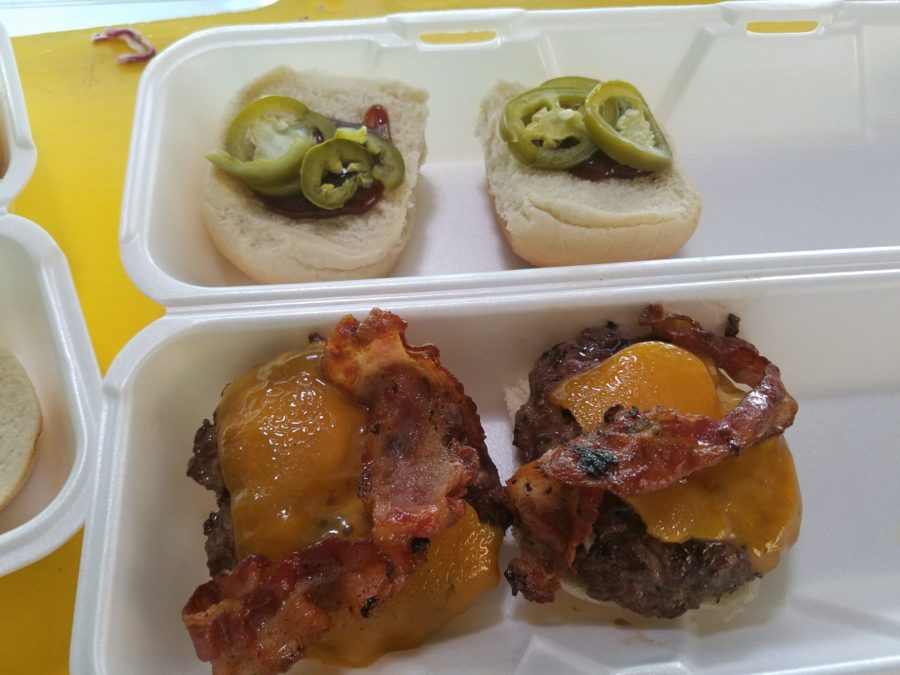 The El Macho burger of Outslider Food Truck